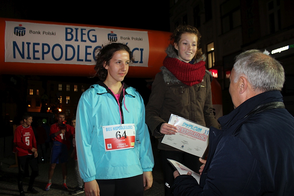 Trzysta osób pobiegło w Biegu Niepodległości dla młodzieży