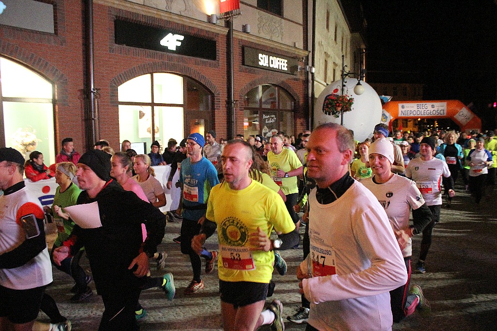 Blisko czterysta osób pobiegło w Biegu Niepodległości
