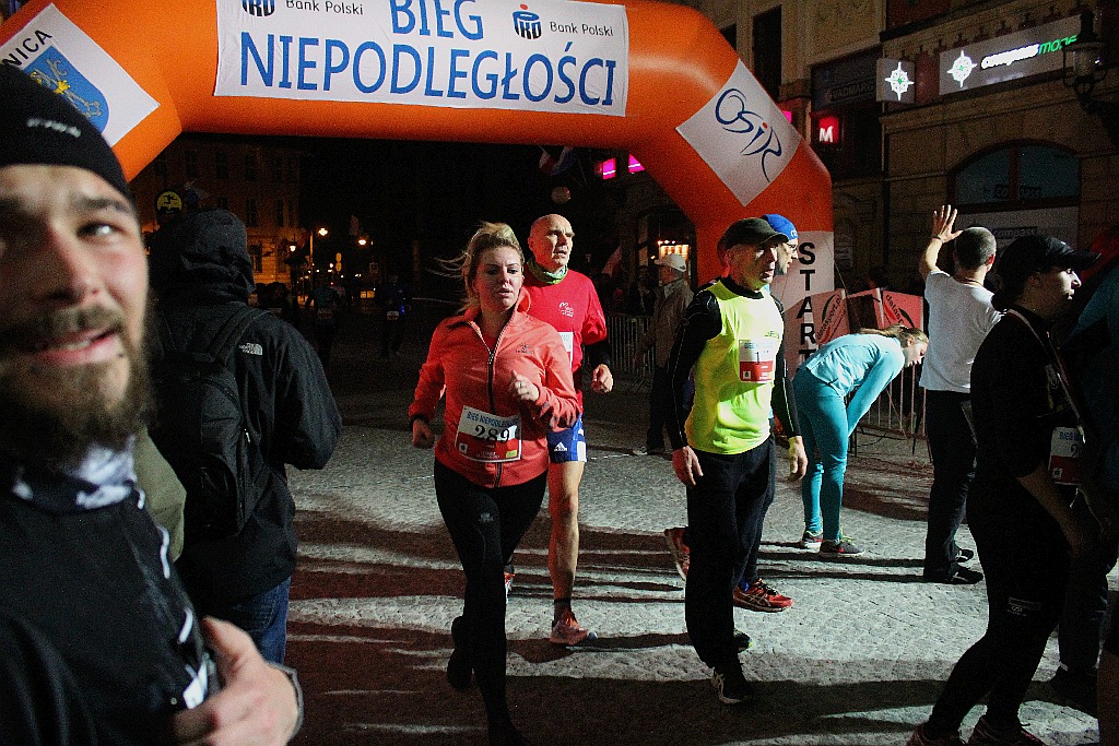 Blisko czterysta osób pobiegło w Biegu Niepodległości
