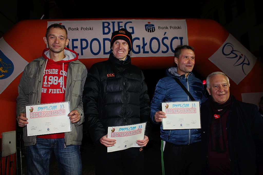 Blisko czterysta osób pobiegło w Biegu Niepodległości
