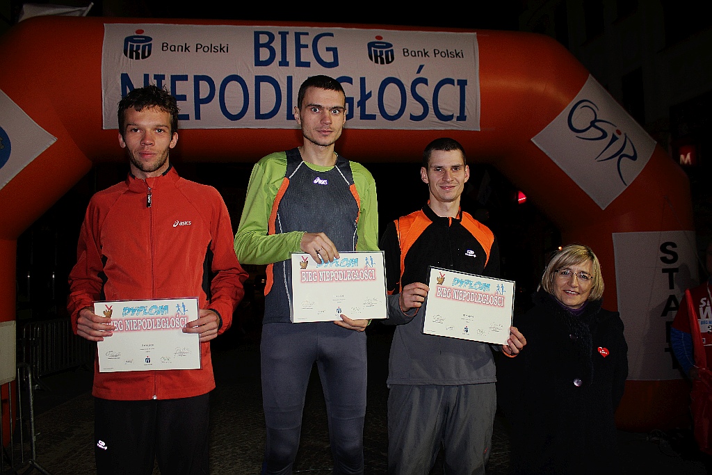 Blisko czterysta osób pobiegło w Biegu Niepodległości
