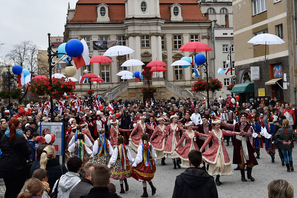 Legniczanie świętują w sercu miasta Dzień Niepodległości cz.1