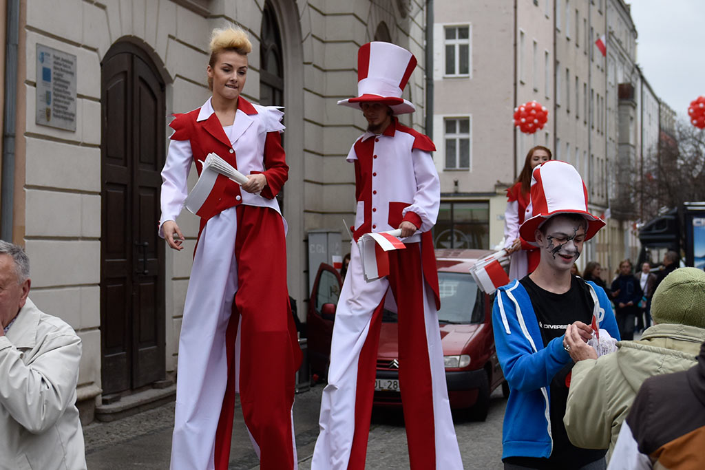 Legniczanie świętują w sercu miasta Dzień Niepodległości cz.1