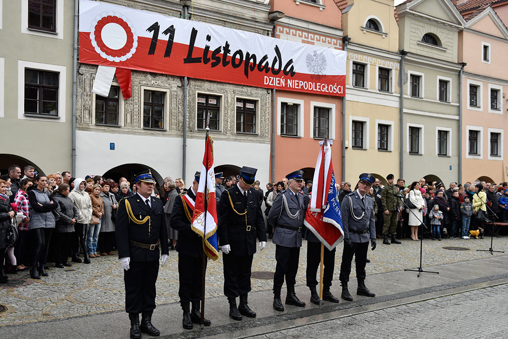 Pierwsze klasy mundurowe z VII LO złożyły uroczyste ślubowanie