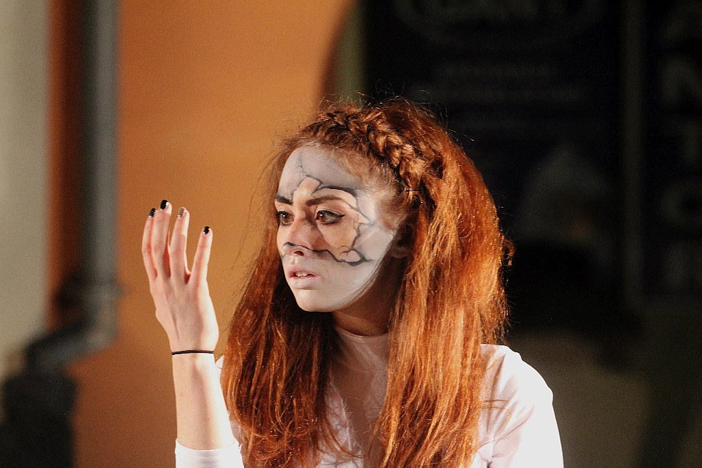 Teatr Avatar wystawił w legnickim Runku spektakl Wolne Ptaki