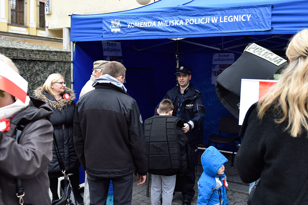 Legniczanie świętują w sercu miasta Dzień Niepodległości cz.1