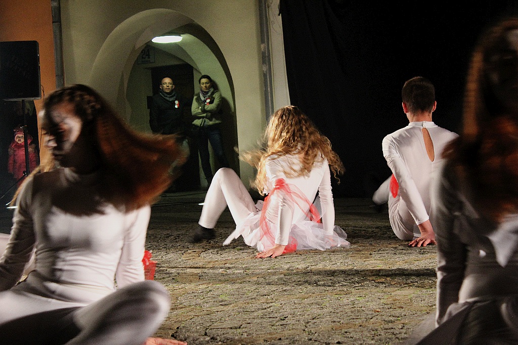 Teatr Avatar wystawił w legnickim Runku spektakl Wolne Ptaki