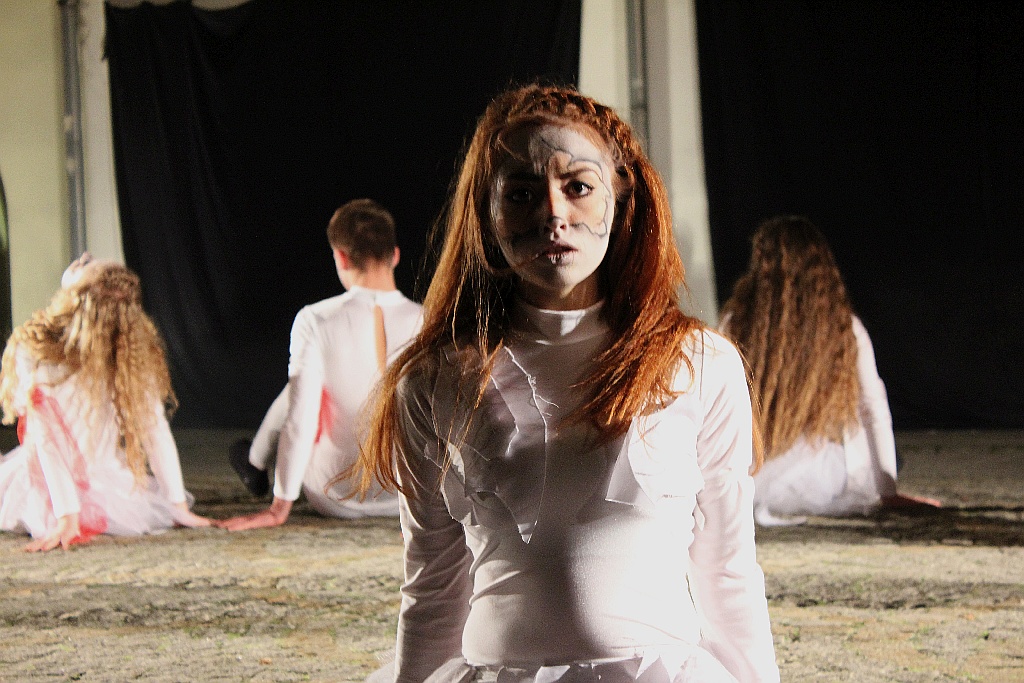 Teatr Avatar wystawił w legnickim Runku spektakl Wolne Ptaki