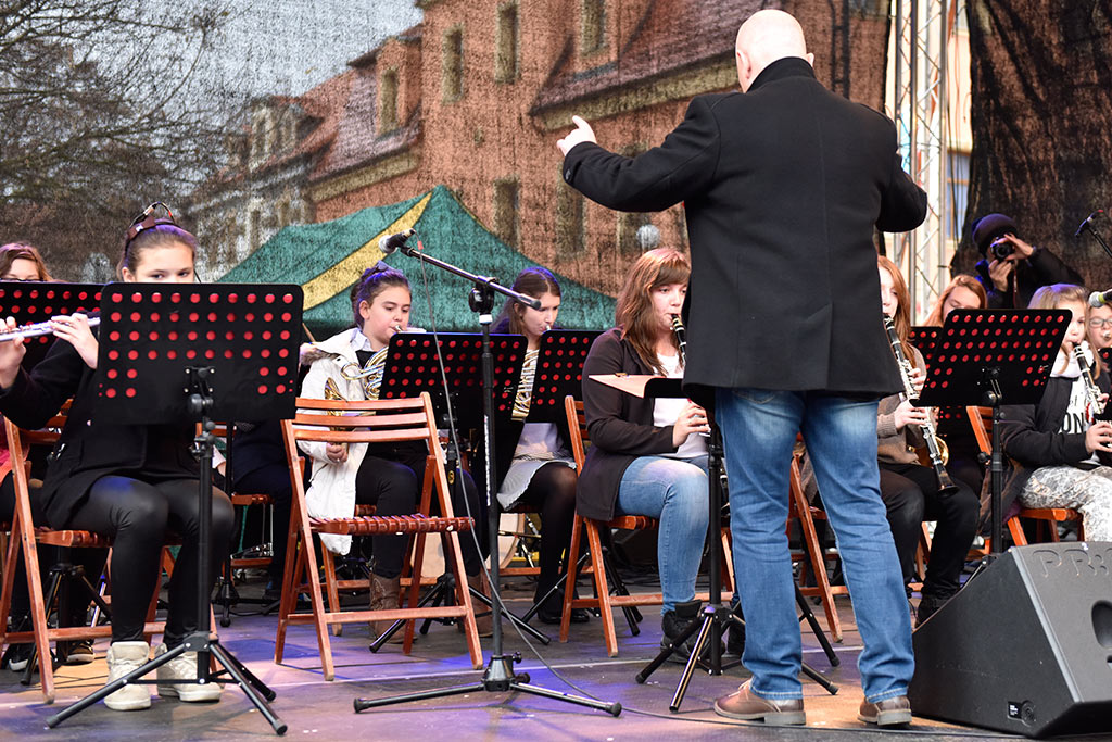 Legniczanie świętują w sercu miasta Dzień Niepodległości cz.1