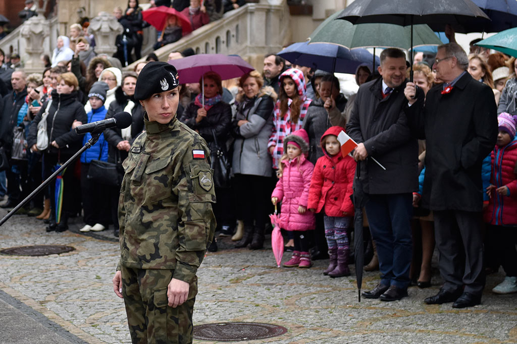 Pierwsze klasy mundurowe z VII LO złożyły uroczyste ślubowanie