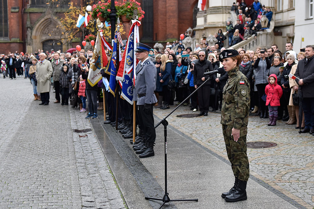 Pierwsze klasy mundurowe z VII LO złożyły uroczyste ślubowanie