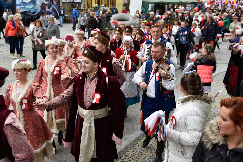 Legniczanie świętują w sercu miasta Dzień Niepodległości cz.1