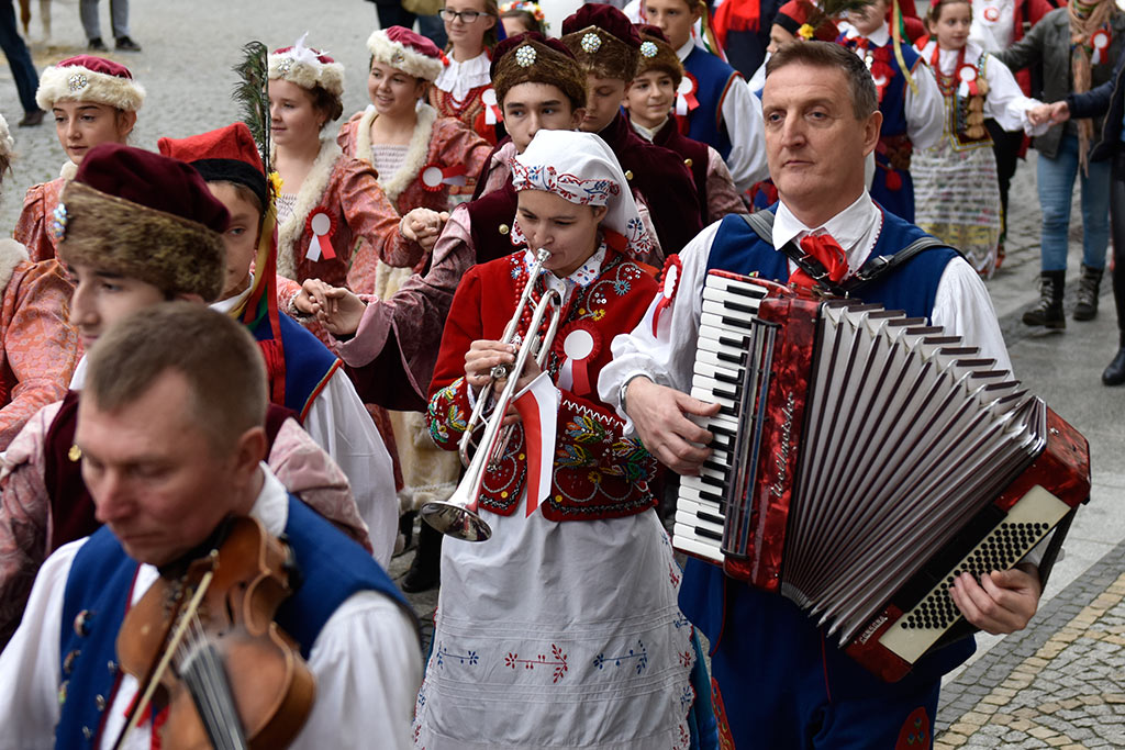 Legniczanie świętują w sercu miasta Dzień Niepodległości cz.1