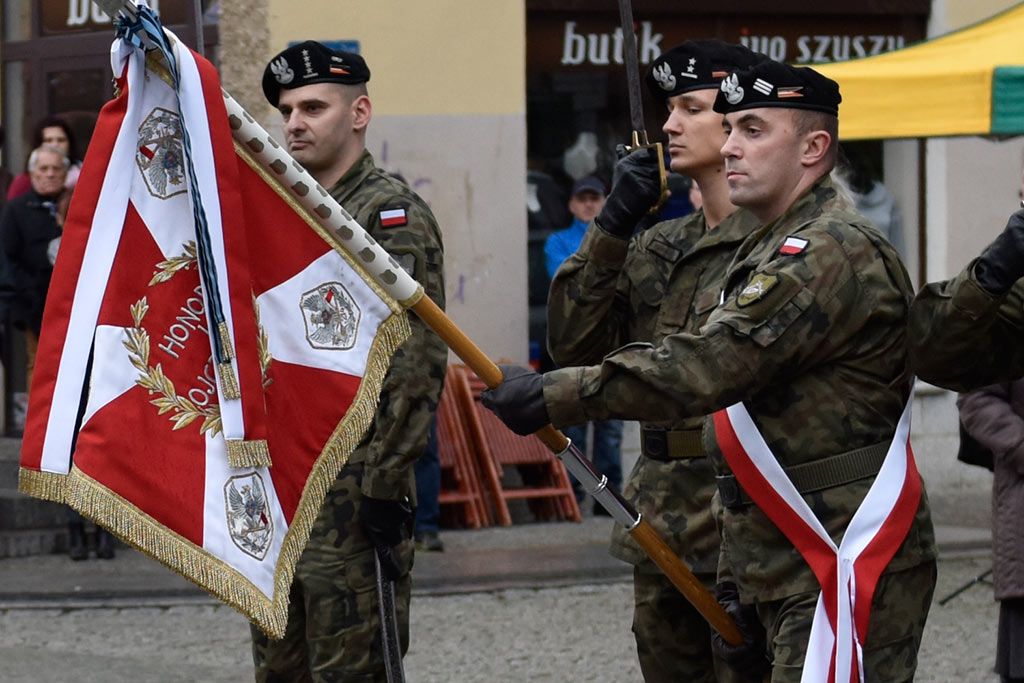 Pierwsze klasy mundurowe z VII LO złożyły uroczyste ślubowanie