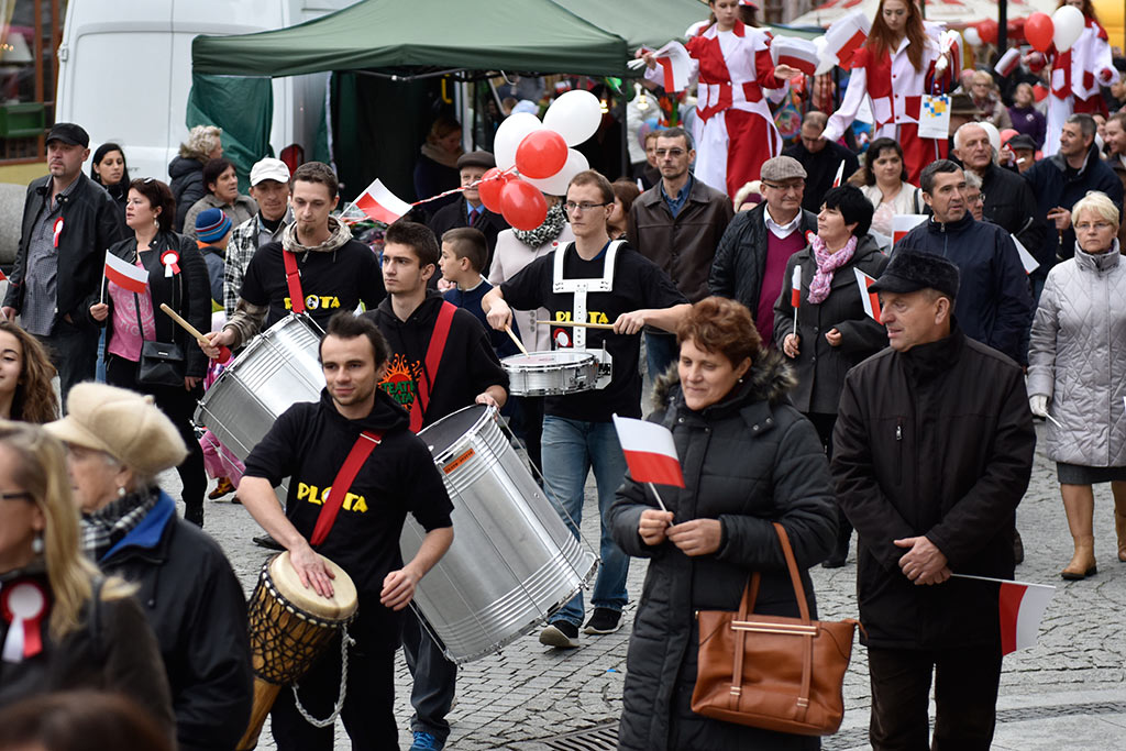 Legniczanie świętują w sercu miasta Dzień Niepodległości cz.1