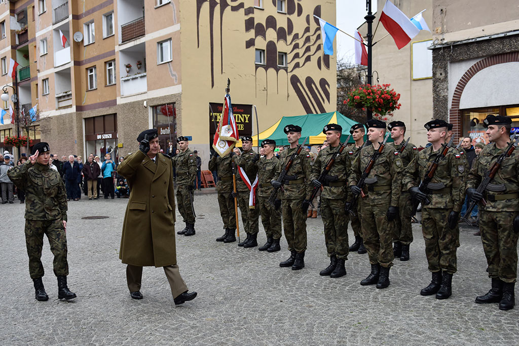 Pierwsze klasy mundurowe z VII LO złożyły uroczyste ślubowanie