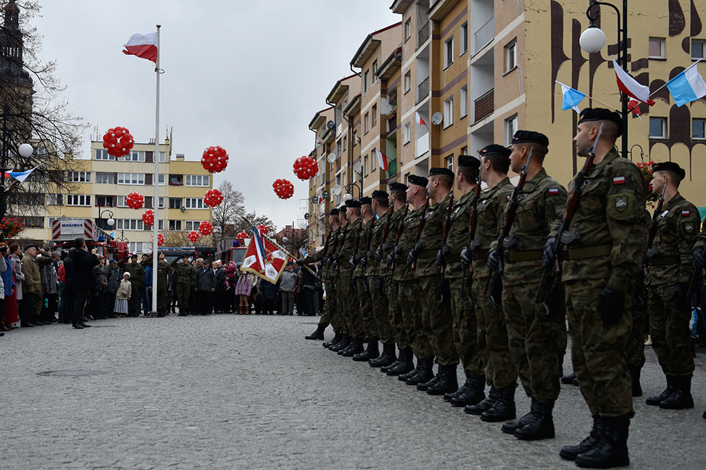 Pierwsze klasy mundurowe z VII LO złożyły uroczyste ślubowanie