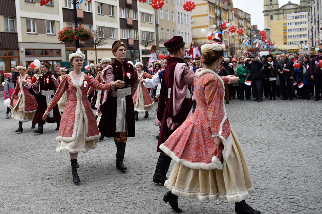 Legniczanie świętują w sercu miasta Dzień Niepodległości cz.1