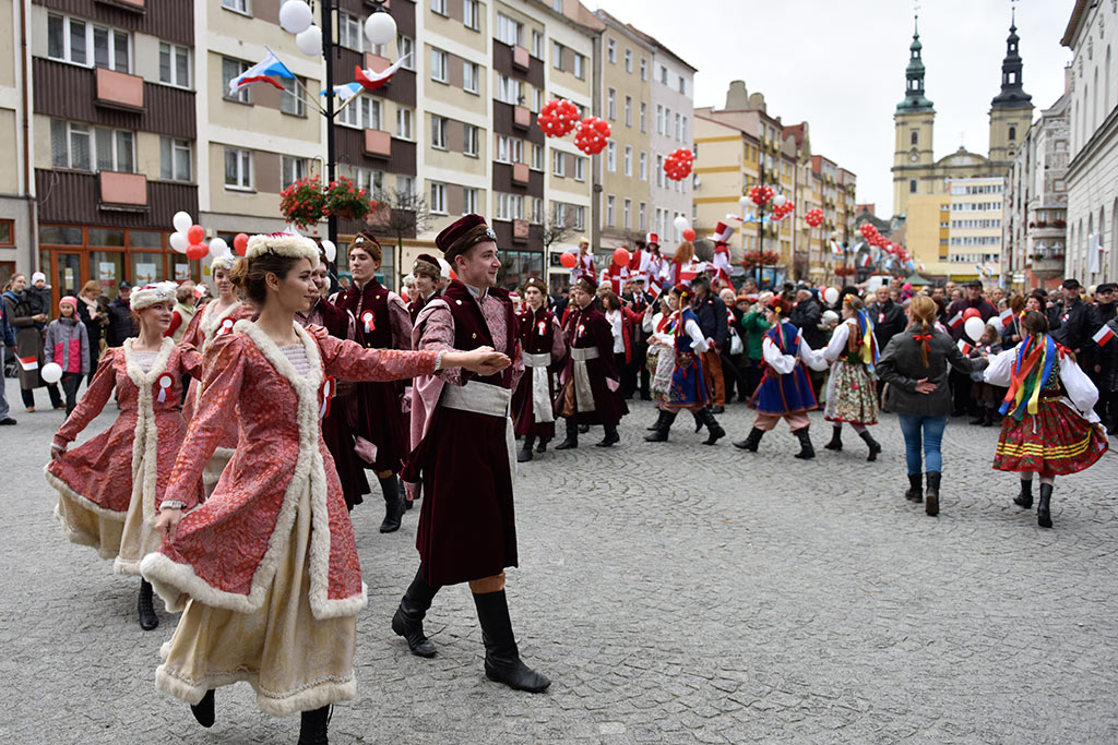 Legniczanie świętują w sercu miasta Dzień Niepodległości cz.1