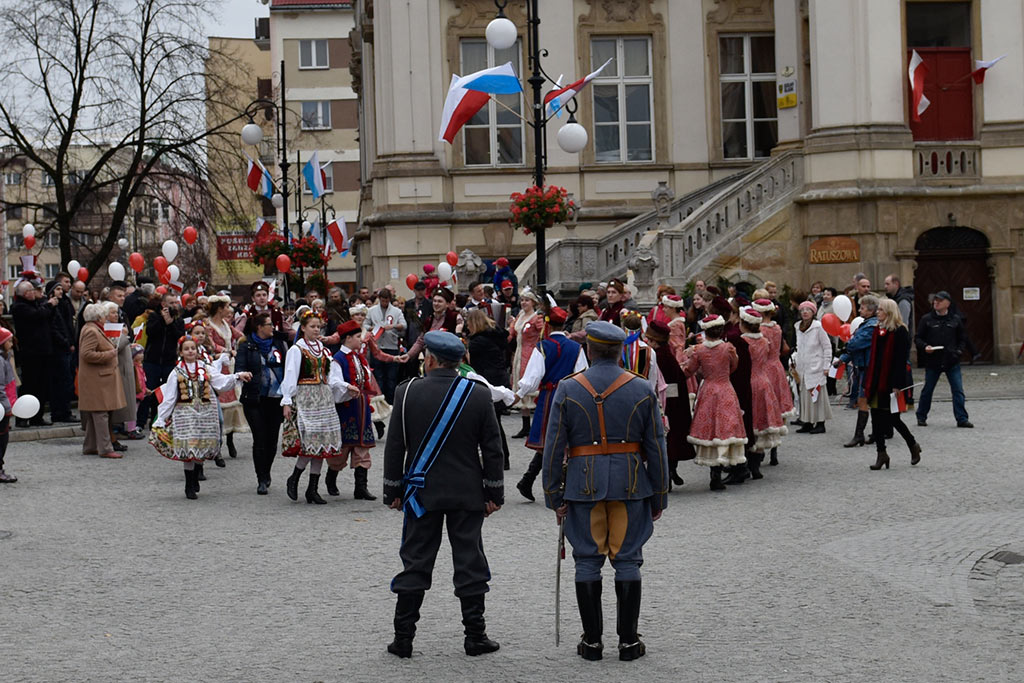 Legniczanie świętują w sercu miasta Dzień Niepodległości cz.1
