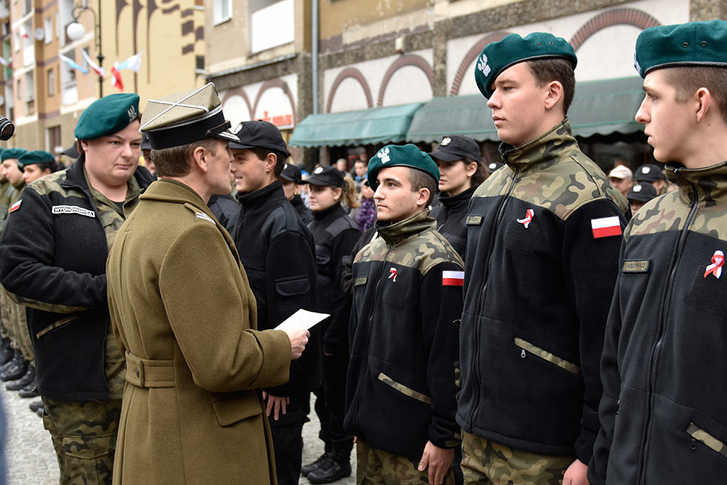 Pierwsze klasy mundurowe z VII LO złożyły uroczyste ślubowanie