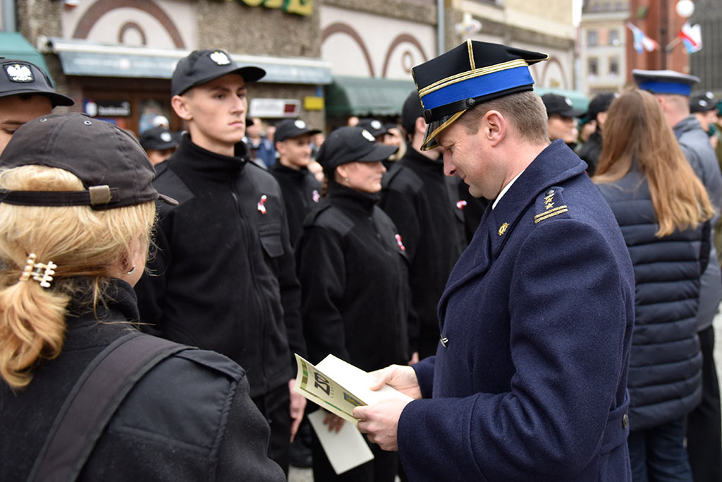 Pierwsze klasy mundurowe z VII LO złożyły uroczyste ślubowanie