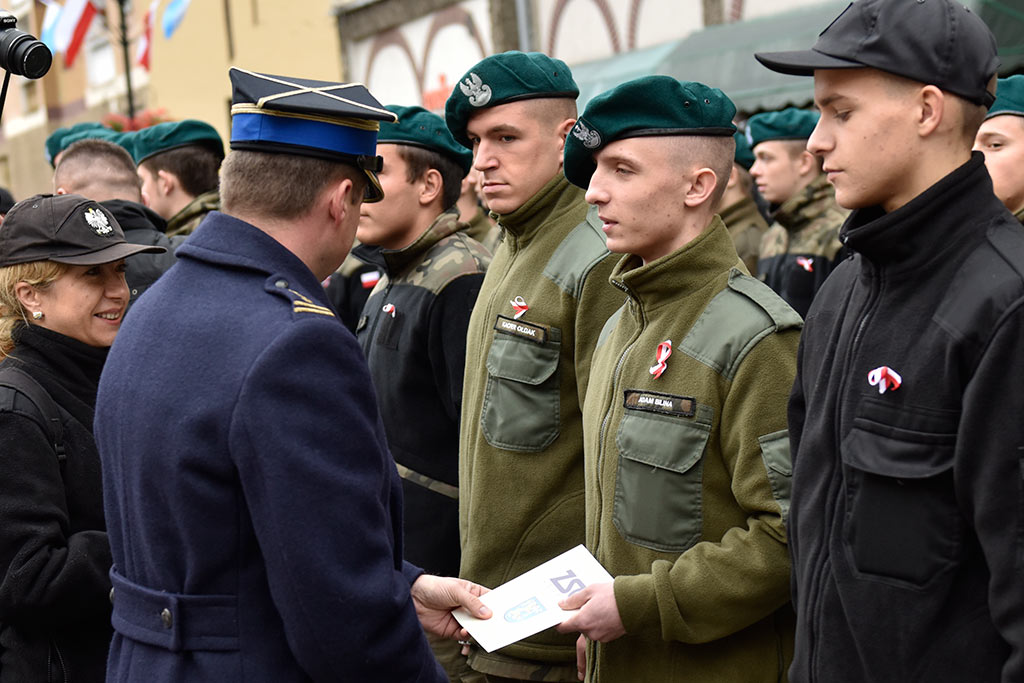 Pierwsze klasy mundurowe z VII LO złożyły uroczyste ślubowanie