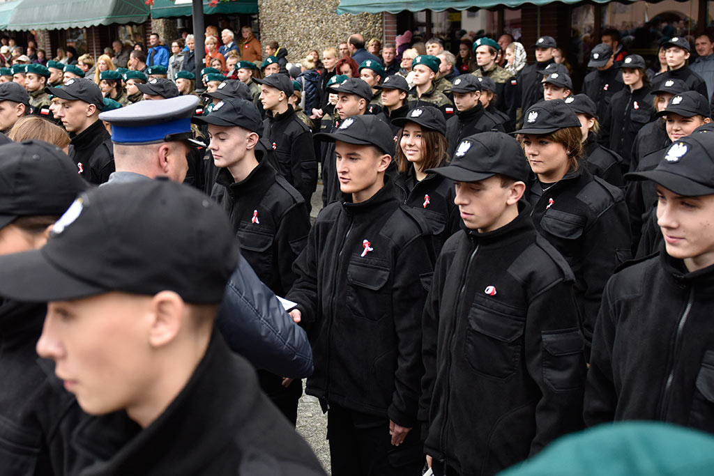 Pierwsze klasy mundurowe z VII LO złożyły uroczyste ślubowanie