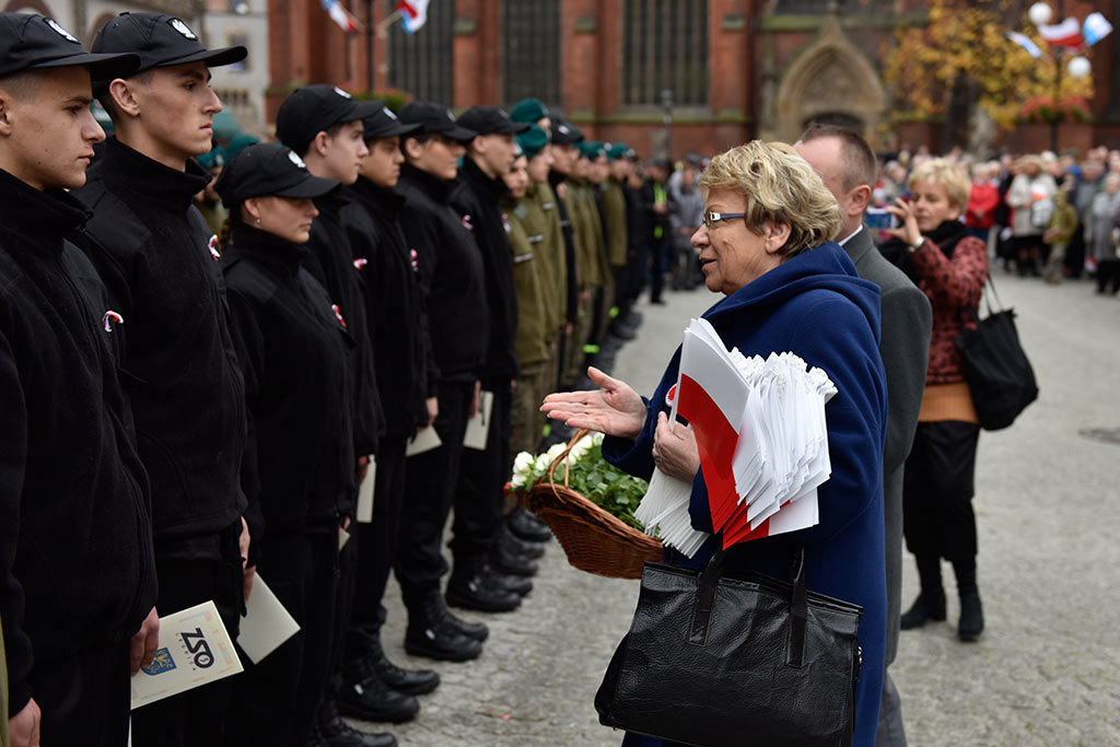 Pierwsze klasy mundurowe z VII LO złożyły uroczyste ślubowanie