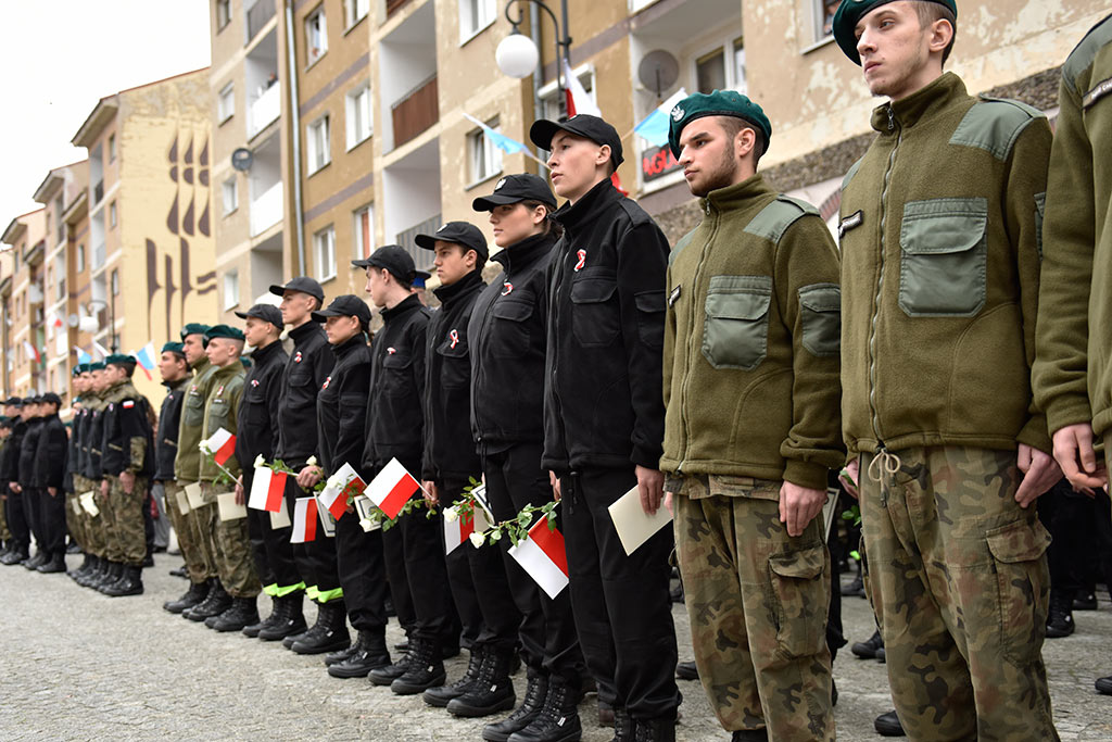 Pierwsze klasy mundurowe z VII LO złożyły uroczyste ślubowanie
