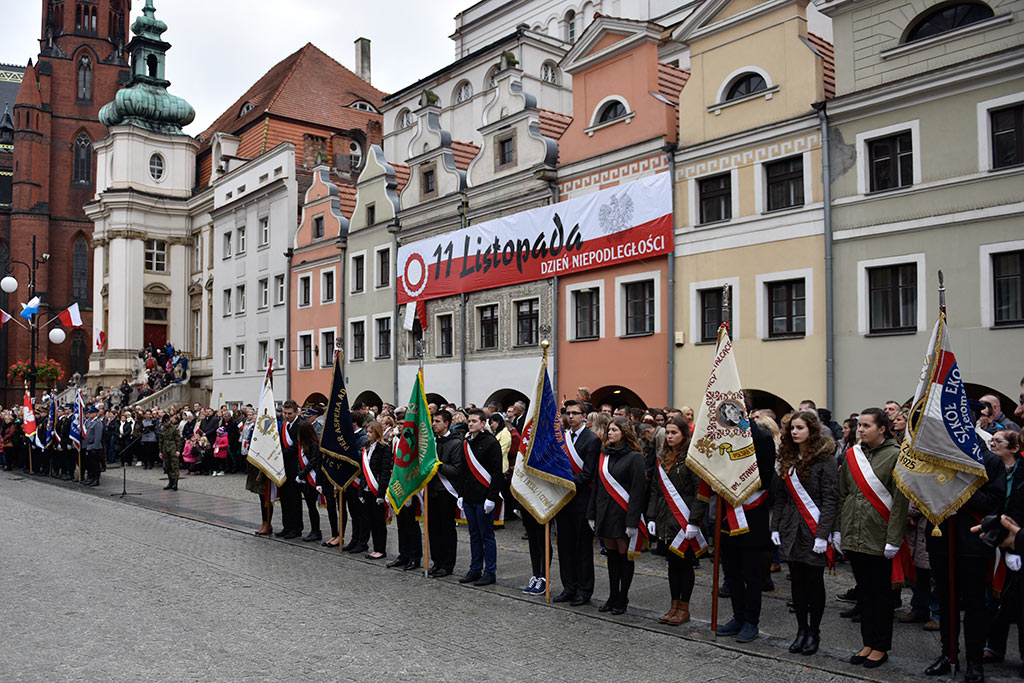 Pierwsze klasy mundurowe z VII LO złożyły uroczyste ślubowanie