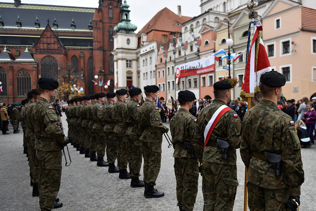 Pierwsze klasy mundurowe z VII LO złożyły uroczyste ślubowanie