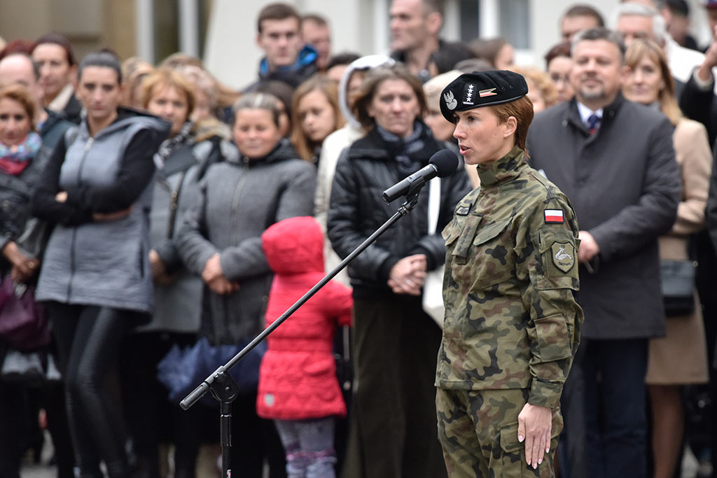Pierwsze klasy mundurowe z VII LO złożyły uroczyste ślubowanie