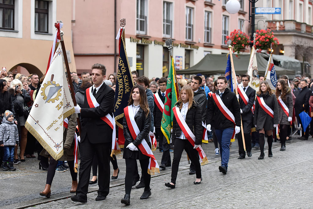 Pierwsze klasy mundurowe z VII LO złożyły uroczyste ślubowanie
