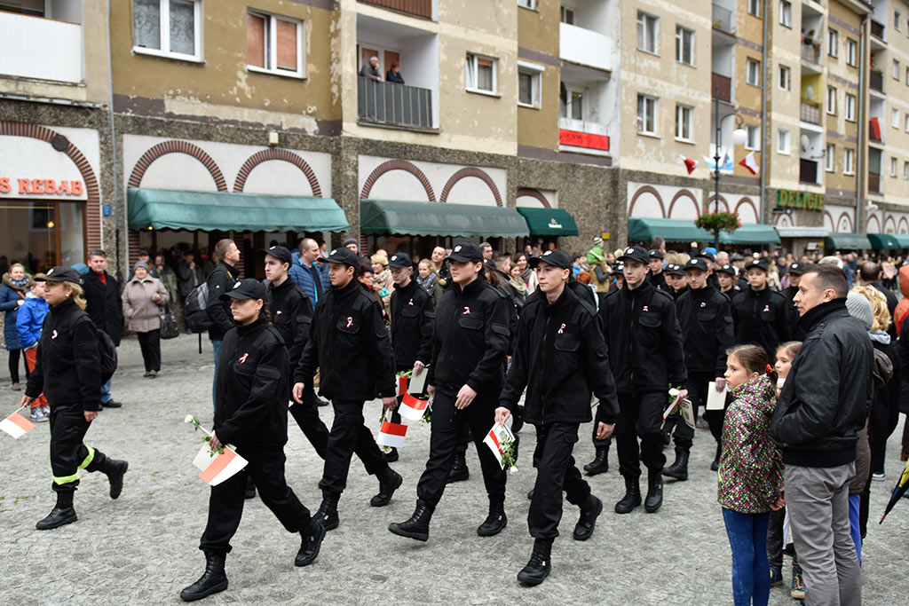 Pierwsze klasy mundurowe z VII LO złożyły uroczyste ślubowanie