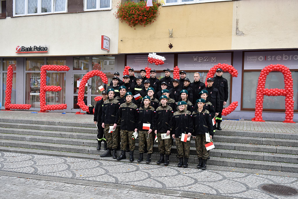 Pierwsze klasy mundurowe z VII LO złożyły uroczyste ślubowanie