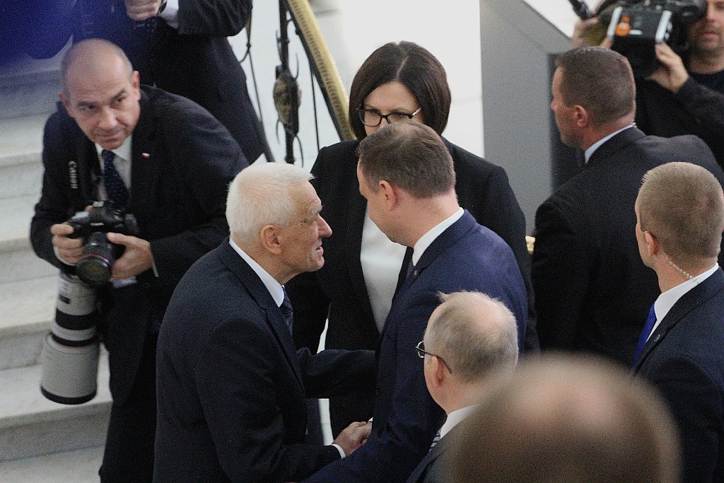 Posłowie ślubowali w Sejmie. Byliśmy przy Wiejskiej