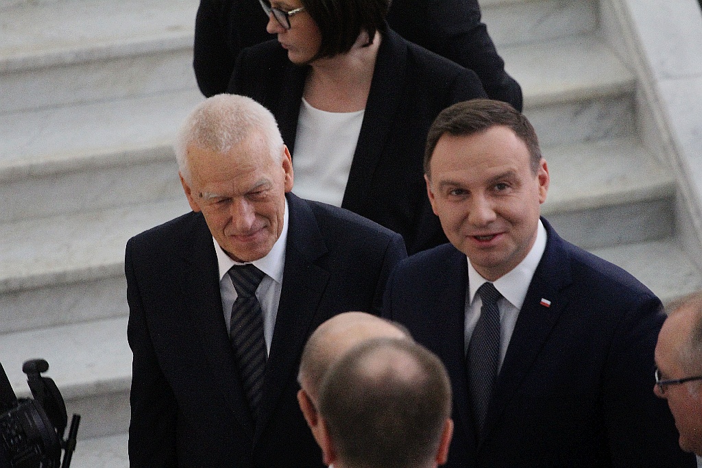 Posłowie ślubowali w Sejmie. Byliśmy przy Wiejskiej