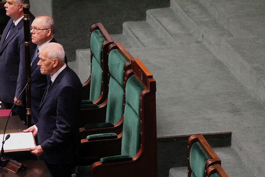 Posłowie ślubowali w Sejmie. Byliśmy przy Wiejskiej