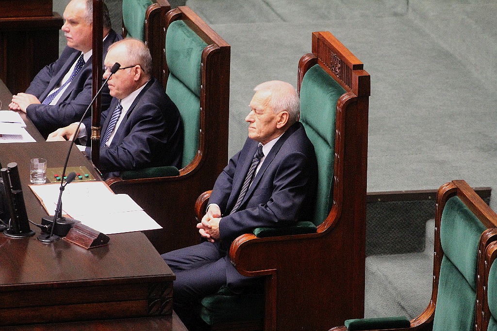 Posłowie ślubowali w Sejmie. Byliśmy przy Wiejskiej