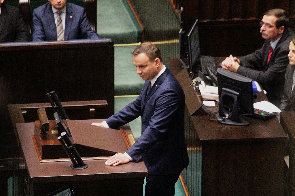 Posłowie ślubowali w Sejmie. Byliśmy przy Wiejskiej