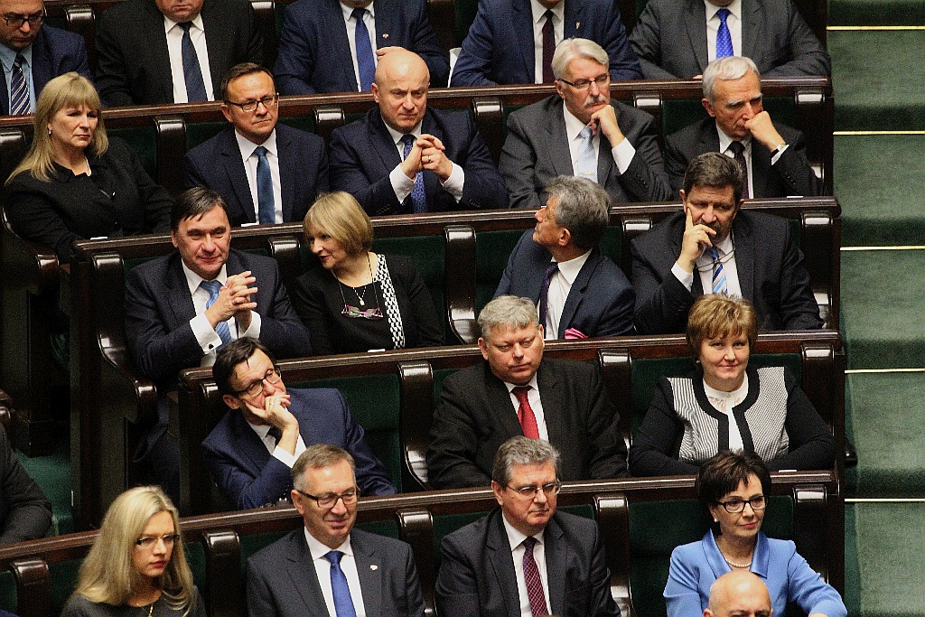 Posłowie ślubowali w Sejmie. Byliśmy przy Wiejskiej