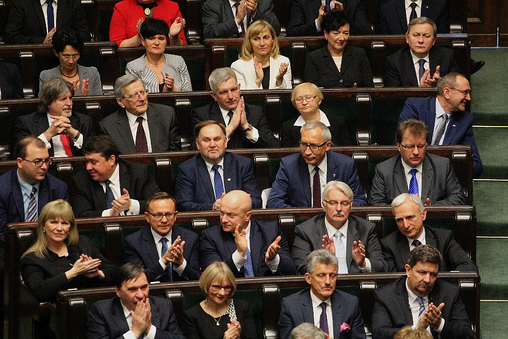 Posłowie ślubowali w Sejmie. Byliśmy przy Wiejskiej