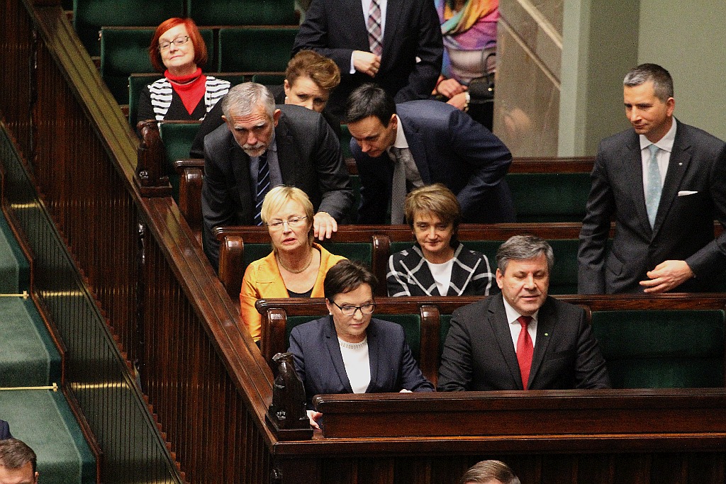 Posłowie ślubowali w Sejmie. Byliśmy przy Wiejskiej
