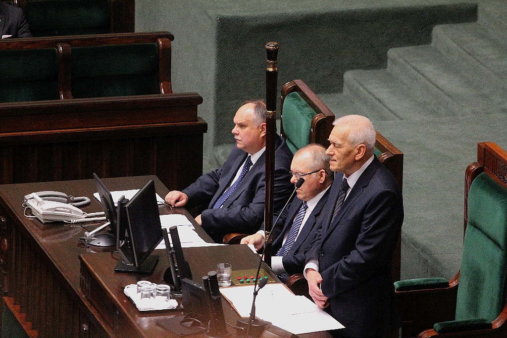 Posłowie ślubowali w Sejmie. Byliśmy przy Wiejskiej