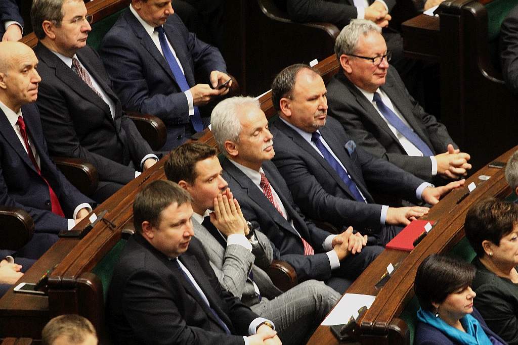 Posłowie ślubowali w Sejmie. Byliśmy przy Wiejskiej