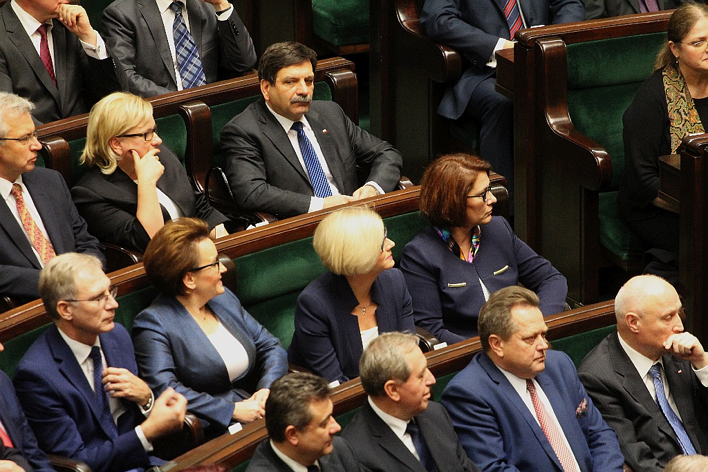 Posłowie ślubowali w Sejmie. Byliśmy przy Wiejskiej