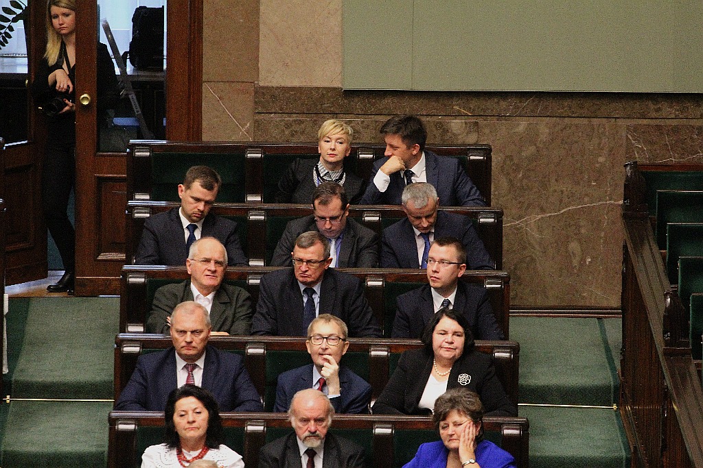 Posłowie ślubowali w Sejmie. Byliśmy przy Wiejskiej