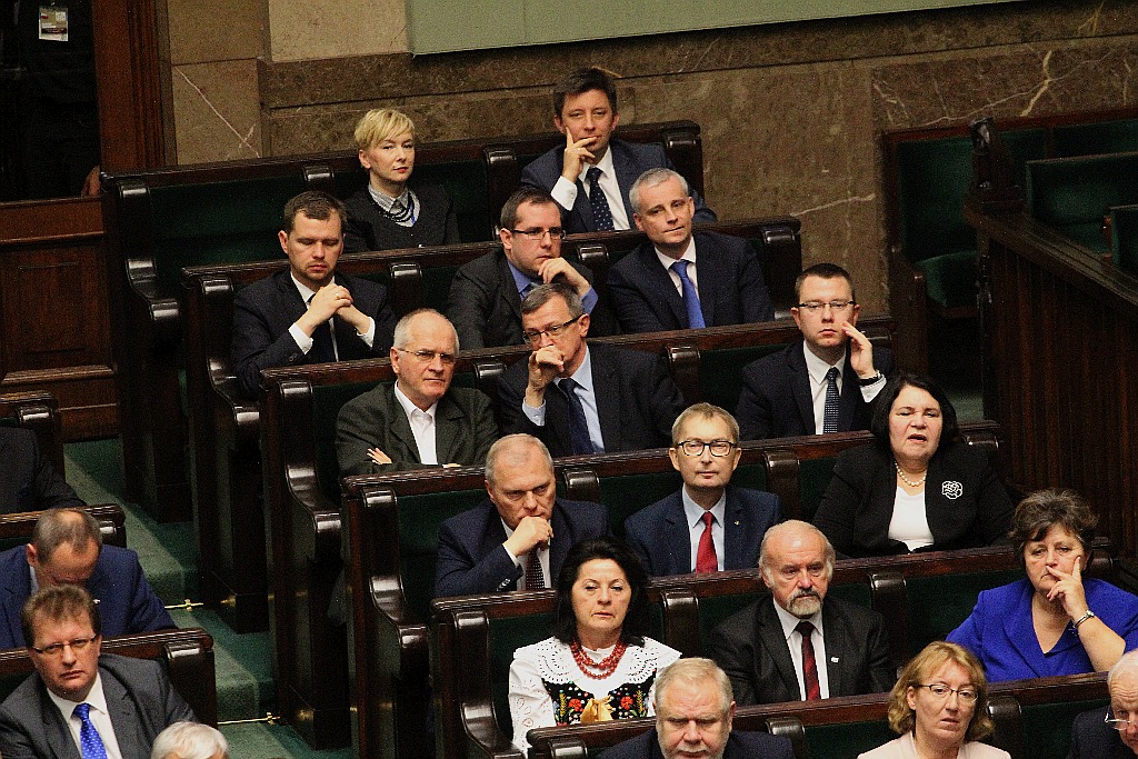 Posłowie ślubowali w Sejmie. Byliśmy przy Wiejskiej