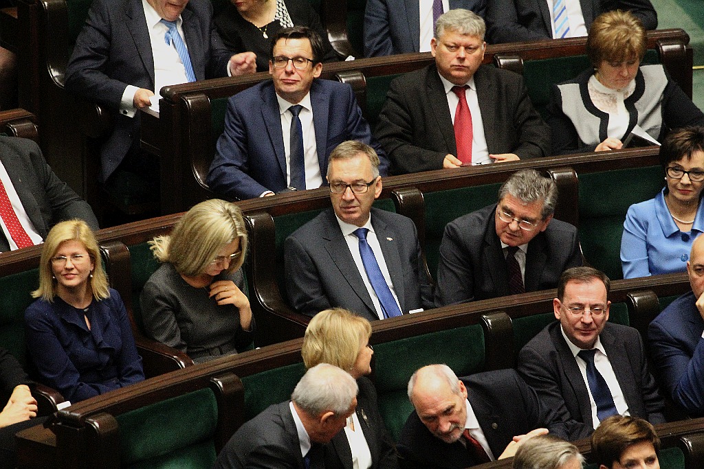 Posłowie ślubowali w Sejmie. Byliśmy przy Wiejskiej